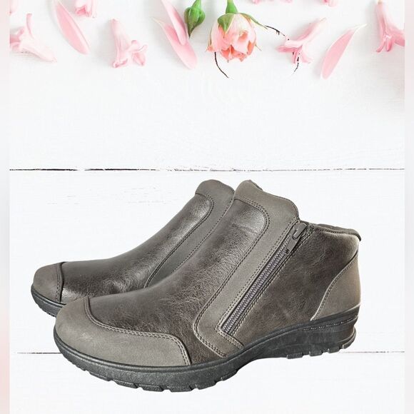 Easy Works by Easy Street Slip-On Slip Resistant Shoes (Size: 10M) - Picture 5 of 14